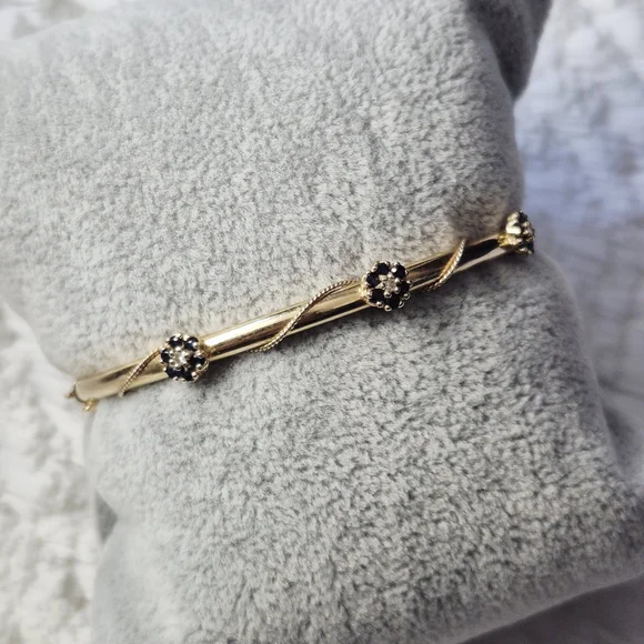 Vintage 14k Yellow Gold Sapphire Diamond Floral Bangle Bracelet - Picture 3 of 11